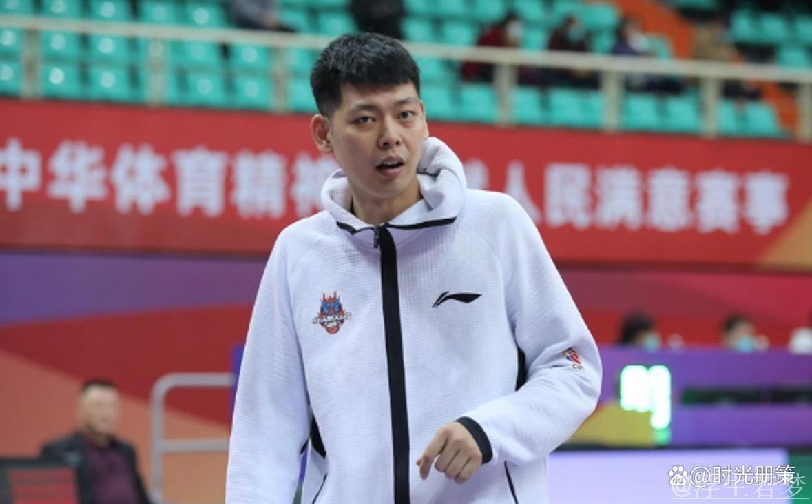 杭州经纬男篮队巡礼发布:朱荣振、黄旭等球员亮相NBL 杭州经纬男篮队巡礼发布:朱荣振、黄旭等球员亮相NBL